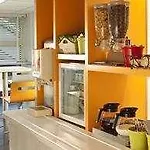 Otel Premiere Classe Lille Nord - *