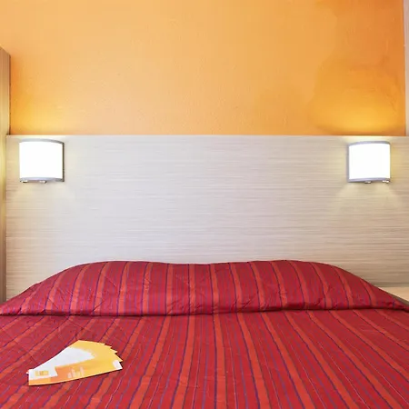Premiere Classe Lille Nord - Hotel *