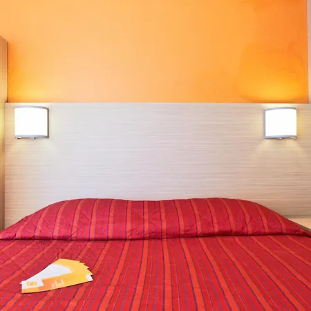 Premiere Classe Lille Nord - Hotel *