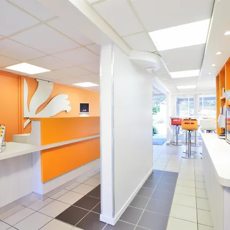 Premiere Classe Lille Nord - Hotel *